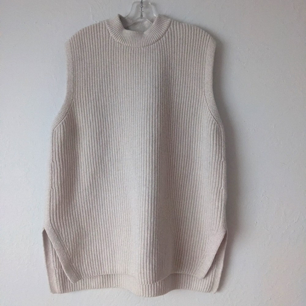 H&M sleeveless sweater
